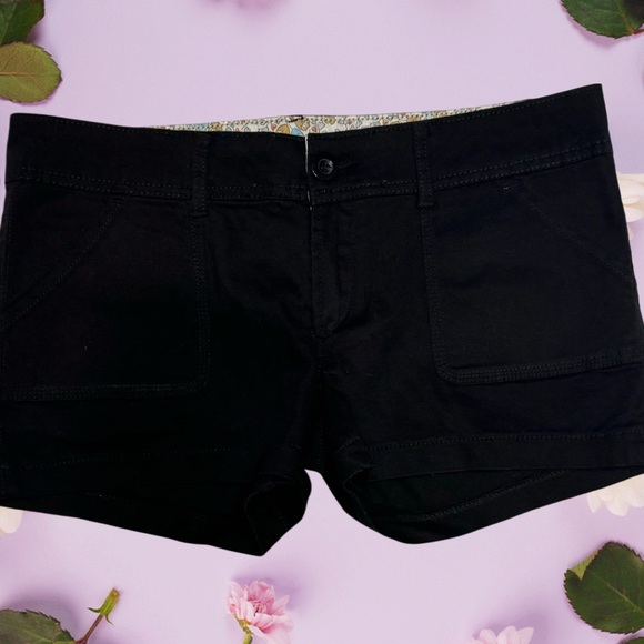 New Love Culture women’s chino/cargo style black shorts with back pockets L - Picture 2 of 9
